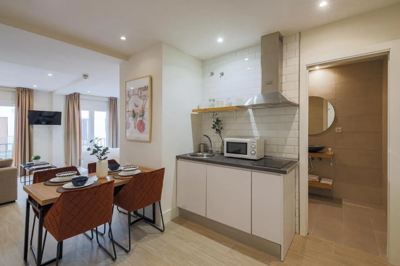 Apartamentos Magna Sevilla 2*, Seville Spain
