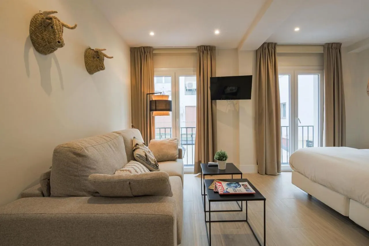 Apartamentos Magna Sevilla 2*, Seville